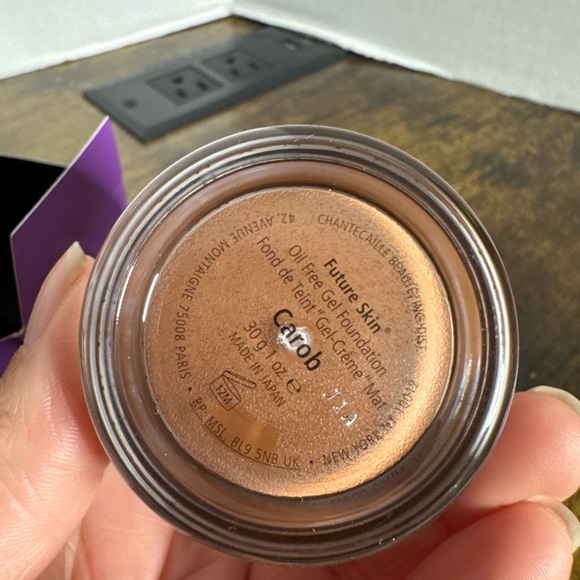 NIB Chantecaille Future Skin Oil Free Gel Foundation Carob 1 oz. - Picture 7 of 8